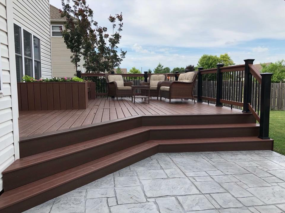 Deck Builder & Contractor Kansas City